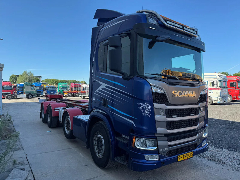 Scania R730 V8 8X4 EURO 6 HUB REDUCTION RETARDER - משאית עם שלדת תא: תמונה 3 Scania R730 V8 8X4 EURO 6 HUB REDUCTION RETARDER - משאית עם שלדת תא: תמונה 3