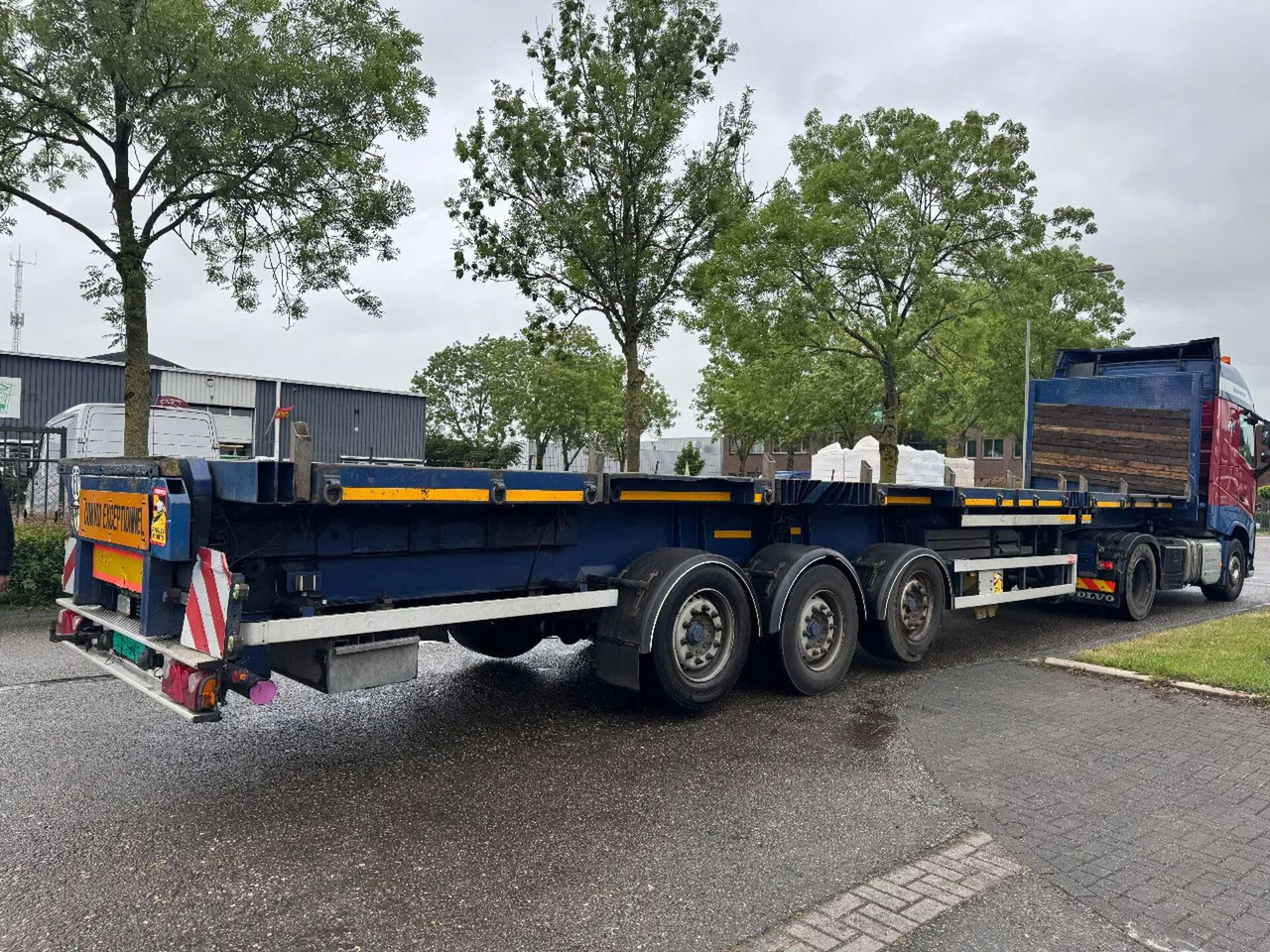 Schmidt HAGEN 3 AXLE + LIFTING AXLE - סמיטריילר צד נופל/ שטוח: תמונה 4 Schmidt HAGEN 3 AXLE + LIFTING AXLE - סמיטריילר צד נופל/ שטוח: תמונה 4