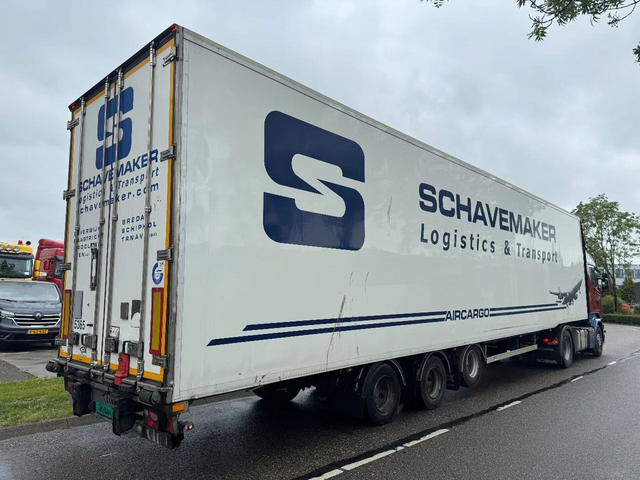 Van Eck 3 AXLE MEGA BPW + ROLLENBAAN + LIFTING AXLE - סמיטריילר בתיבה סגורה: תמונה 3 Van Eck 3 AXLE MEGA BPW + ROLLENBAAN + LIFTING AXLE - סמיטריילר בתיבה סגורה: תמונה 3