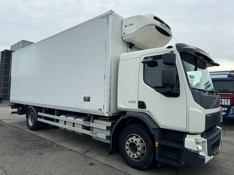 Volvo FE 250 4X2 - EURO 6 + THERMOKING T-500R + DHOLLANDIA LIFT + TÜV 06-2025 - משאית קירור: תמונה 3 Volvo FE 250 4X2 - EURO 6 + THERMOKING T-500R + DHOLLANDIA LIFT + TÜV 06-2025 - משאית קירור: תמונה 3