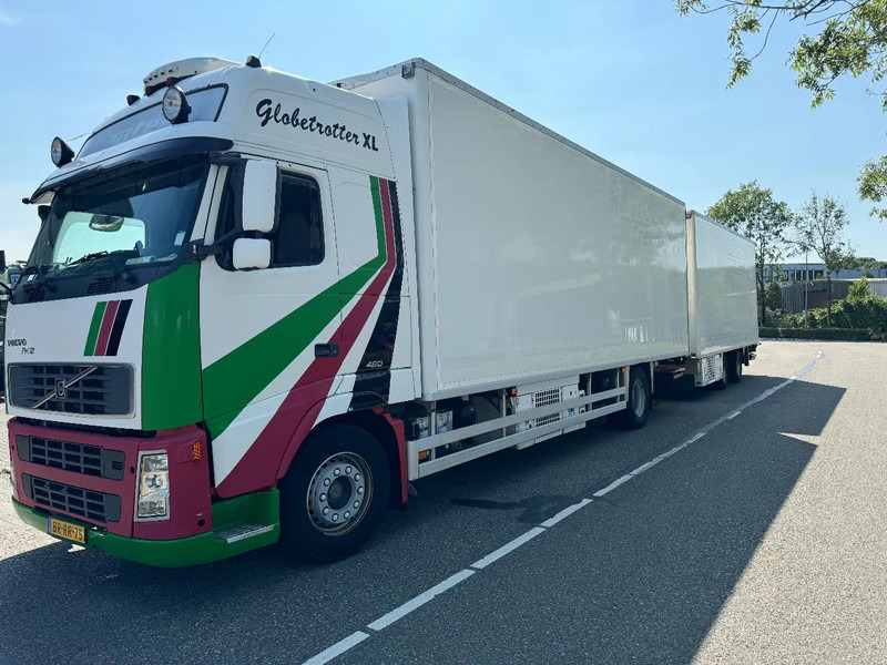 Volvo FH 12.420 4X2 EURO 3+ BURG HANGER + THERMO KING + DHOLLANDIA LIFT - משאית קירור: תמונה 2 Volvo FH 12.420 4X2 EURO 3+ BURG HANGER + THERMO KING + DHOLLANDIA LIFT - משאית קירור: תמונה 2