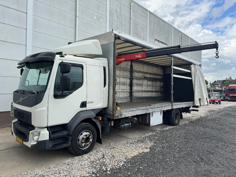 Volvo FL 250 4X2 EURO 6 + FASSI MICRO M25A.12 - משאית וילונות צד, משאית מנוף: תמונה 1 Volvo FL 250 4X2 EURO 6 + FASSI MICRO M25A.12 - משאית וילונות צד, משאית מנוף: תמונה 1