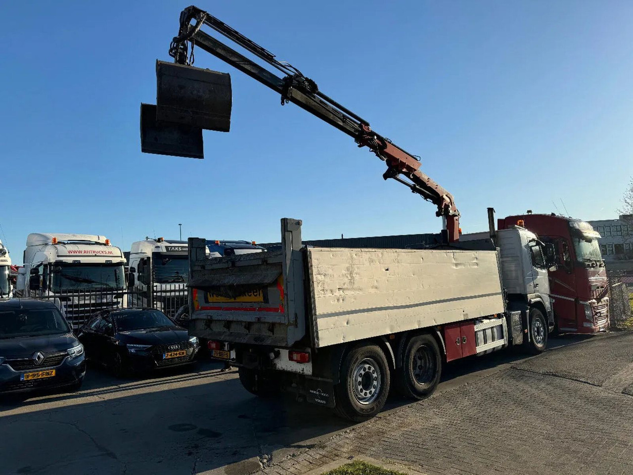 Volvo FM 330 6X2 - EURO 5 + ATLAS 126.3E A2 + REMOTE + - משאית מנוף: תמונה 5 Volvo FM 330 6X2 - EURO 5 + ATLAS 126.3E A2 + REMOTE + - משאית מנוף: תמונה 5