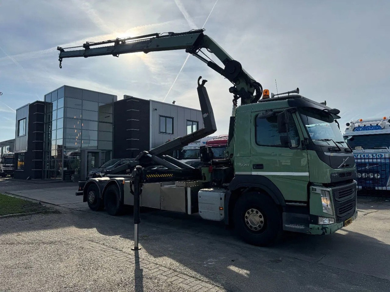 Volvo FM 370 6X2 VDL 21T + HIAB 211 + REMOTE CONTROL - משאית מנוף: תמונה 1 Volvo FM 370 6X2 VDL 21T + HIAB 211 + REMOTE CONTROL - משאית מנוף: תמונה 1