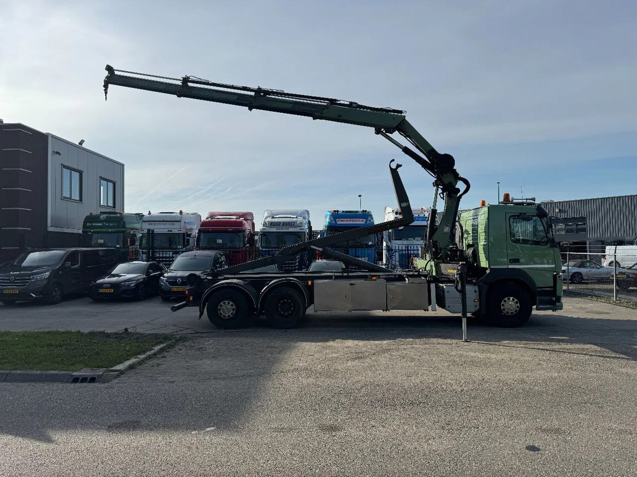 Volvo FM 370 6X2 VDL 21T + HIAB 211 + REMOTE CONTROL - משאית הרמת וו, משאית מנוף: תמונה 5 Volvo FM 370 6X2 VDL 21T + HIAB 211 + REMOTE CONTROL - משאית הרמת וו, משאית מנוף: תמונה 5