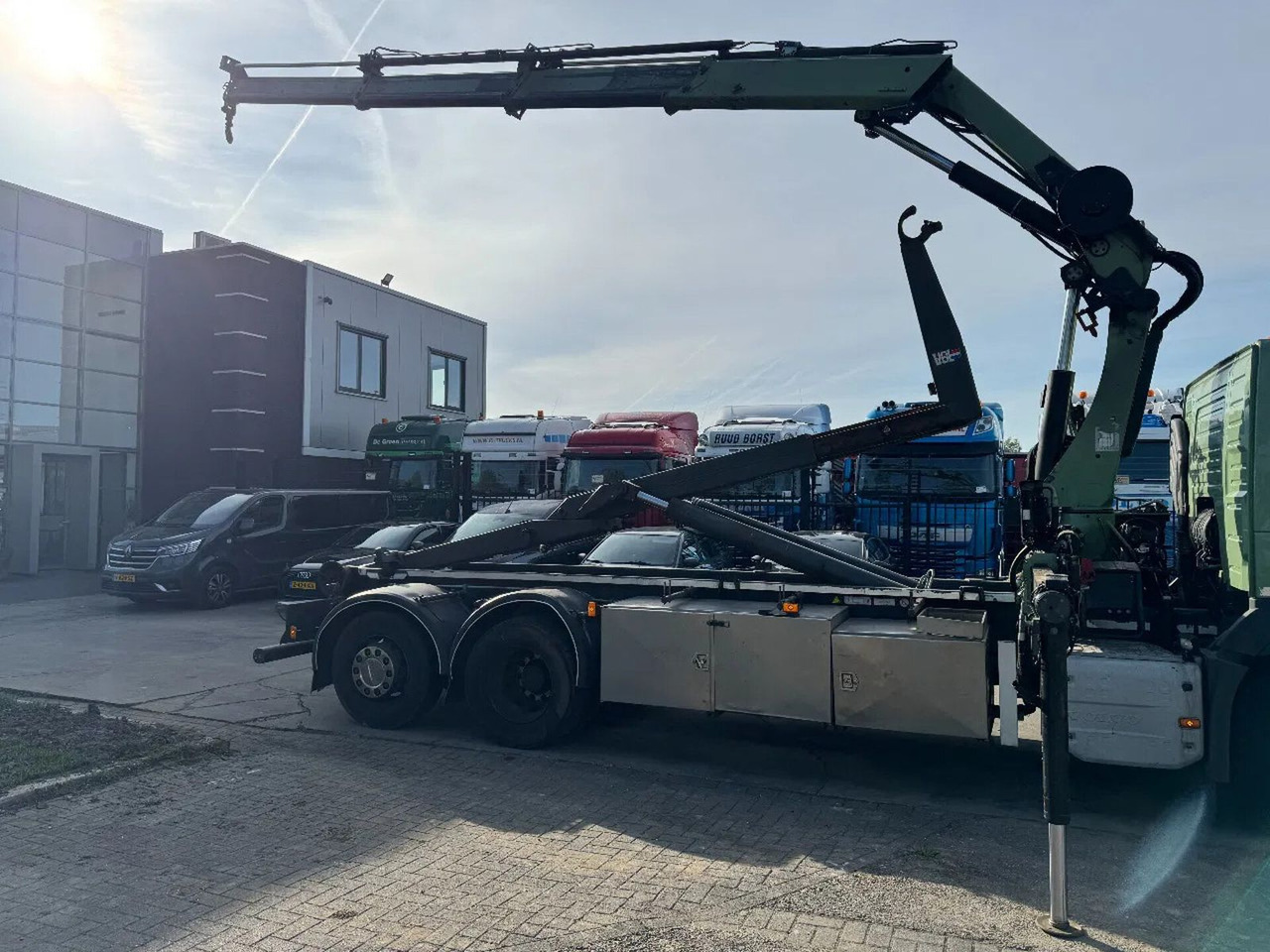 Volvo FM 370 6X2 VDL 21T + HIAB 211 + REMOTE CONTROL - משאית הרמת וו, משאית מנוף: תמונה 4 Volvo FM 370 6X2 VDL 21T + HIAB 211 + REMOTE CONTROL - משאית הרמת וו, משאית מנוף: תמונה 4