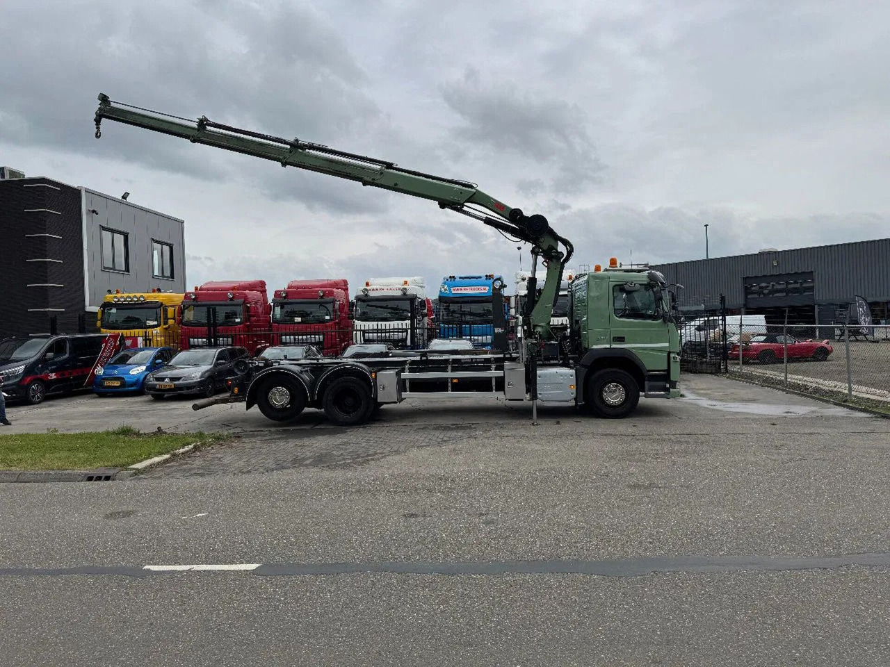 Volvo FM 370 6X2 VDL 21T HOOK + HIAB 211 + REMOTE CONT - משאית מנוף: תמונה 3 Volvo FM 370 6X2 VDL 21T HOOK + HIAB 211 + REMOTE CONT - משאית מנוף: תמונה 3