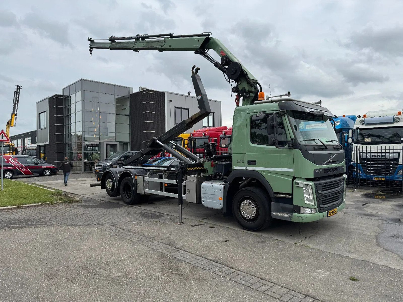 Volvo FM 370 6X2 VDL 21T HOOK + HIAB 211 + REMOTE CONT - משאית הרמת וו, משאית מנוף: תמונה 3 Volvo FM 370 6X2 VDL 21T HOOK + HIAB 211 + REMOTE CONT - משאית הרמת וו, משאית מנוף: תמונה 3