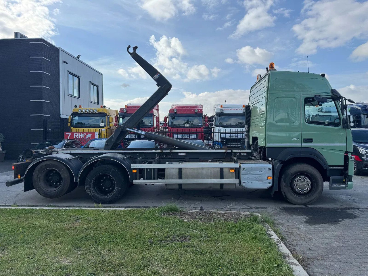 Volvo FM 410 6X2 EURO 6 VDL 21T HOOK - משאית הרמת וו: תמונה 3 Volvo FM 410 6X2 EURO 6 VDL 21T HOOK - משאית הרמת וו: תמונה 3