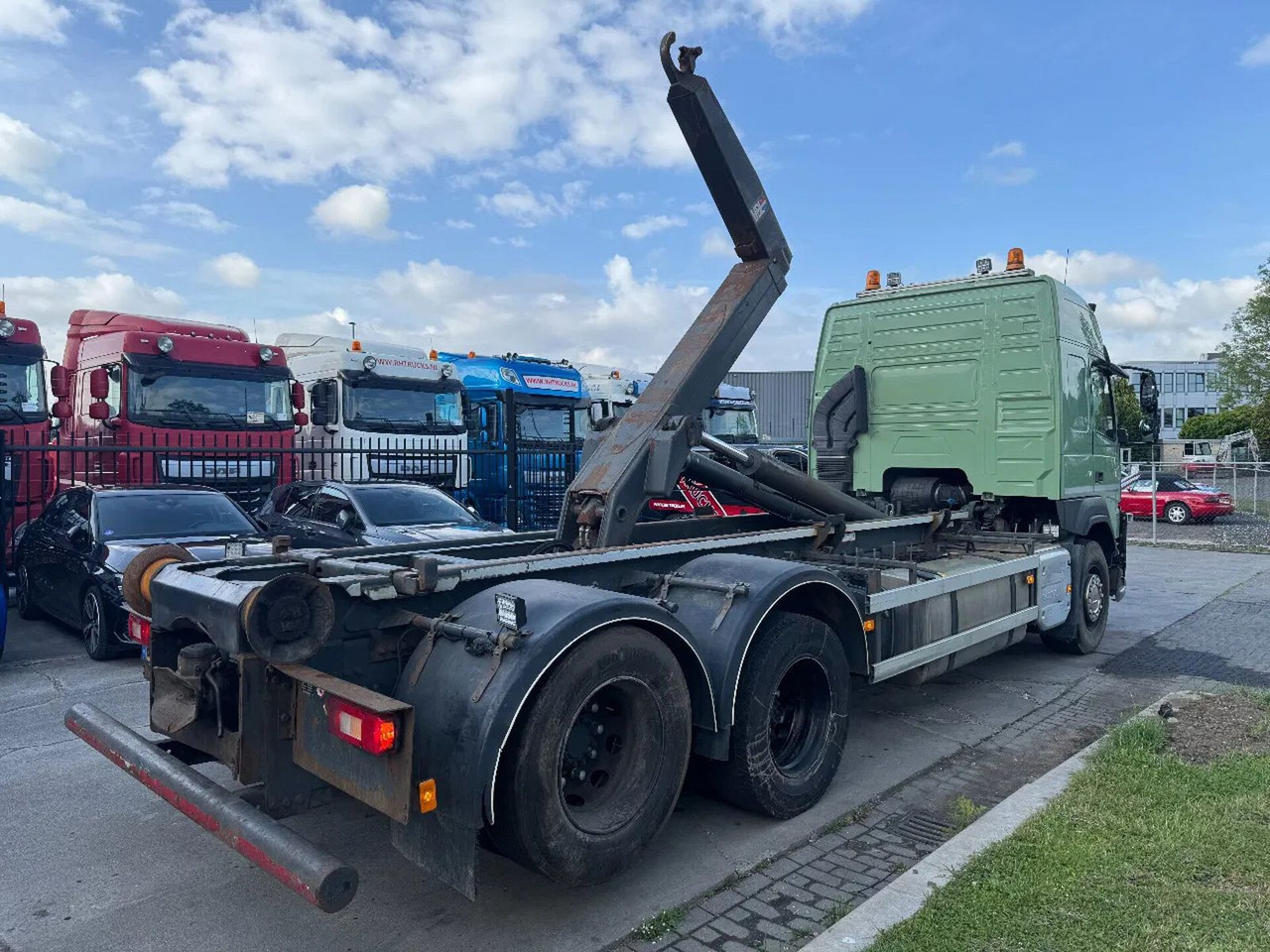 Volvo FM 410 6X2 EURO 6 VDL 21T HOOK - משאית הרמת וו: תמונה 4 Volvo FM 410 6X2 EURO 6 VDL 21T HOOK - משאית הרמת וו: תמונה 4