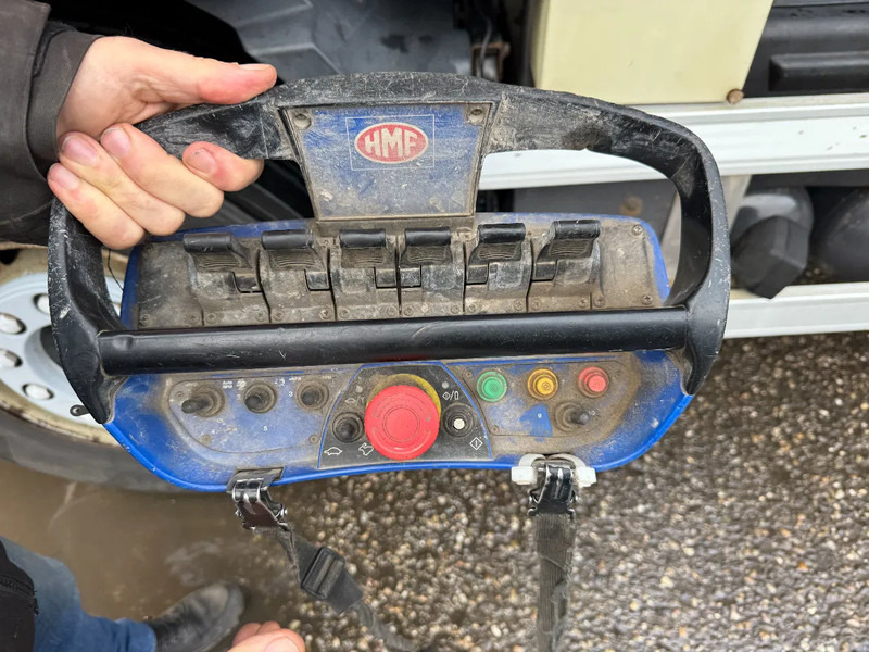 Volvo FM 420 8X2 EEV + HMF 2420-K3 + REMOTE + 5E & 6E FUNCTIE - משאית צד נופל/ שטוחה, משאית מנוף: תמונה 5 Volvo FM 420 8X2 EEV + HMF 2420-K3 + REMOTE + 5E & 6E FUNCTIE - משאית צד נופל/ שטוחה, משאית מנוף: תמונה 5