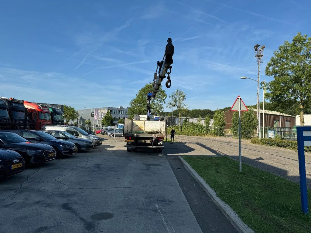 Volvo FM 7.290 4X2 EURO 2 + PM 22SP5 + REMOTE CONTROL - משאית צד נופל/ שטוחה, משאית מנוף: תמונה 5 Volvo FM 7.290 4X2 EURO 2 + PM 22SP5 + REMOTE CONTROL - משאית צד נופל/ שטוחה, משאית מנוף: תמונה 5