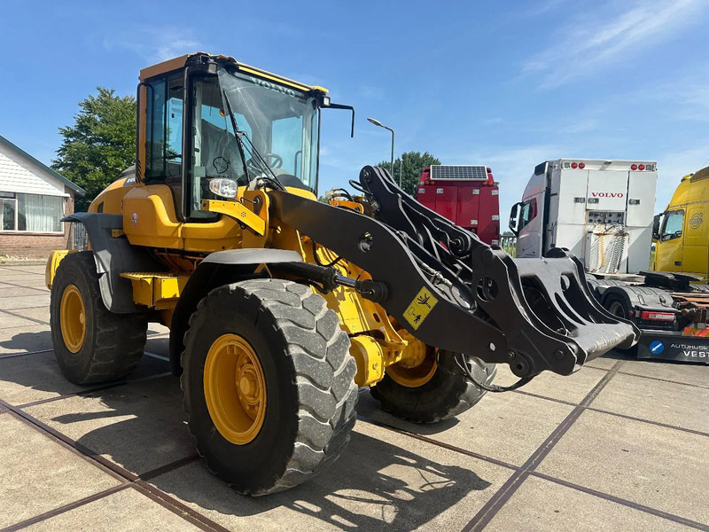 Volvo L60H , CE, 31359 HOURS, AUXILIARY HYDRAULICS, AIR CONDITIONER - מעמיס: תמונה 4 Volvo L60H , CE, 31359 HOURS, AUXILIARY HYDRAULICS, AIR CONDITIONER - מעמיס: תמונה 4