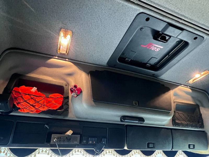 יחידת טרקטור Volvo NH 12.460 4X2 - *MARGE* - EURO 2: תמונה 11