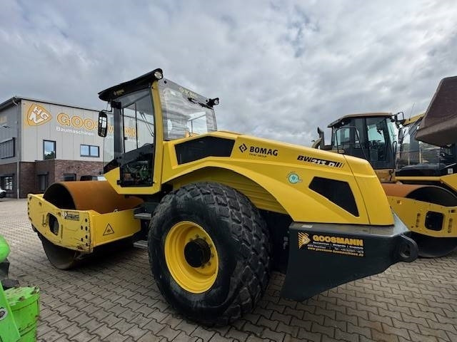BOMAG BW 213 D-5 - רולר כביש: תמונה 2 BOMAG BW 213 D-5 - רולר כביש: תמונה 2