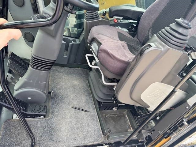 מחפר גלגלים CAT M 318 F: תמונה 10