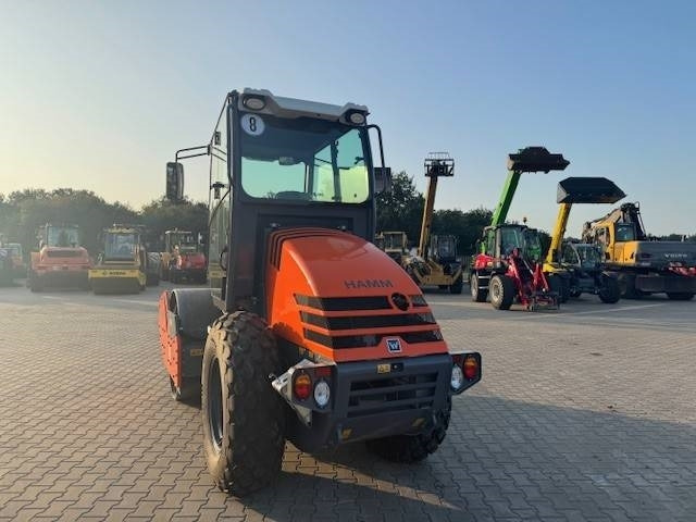 רולר כביש HAMM HC 70i: תמונה 8