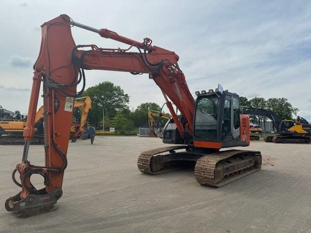 HITACHI ZX 225USLC-3 - מחפר סורק: תמונה 2 HITACHI ZX 225USLC-3 - מחפר סורק: תמונה 2