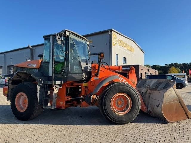 מעמיס גלגלים Hitachi ZW 180: תמונה 6