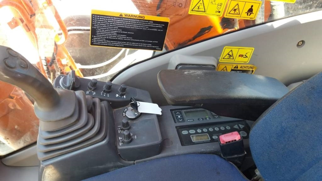 Hitachi ZX 210 LC - מחפר סורק: תמונה 5 Hitachi ZX 210 LC - מחפר סורק: תמונה 5