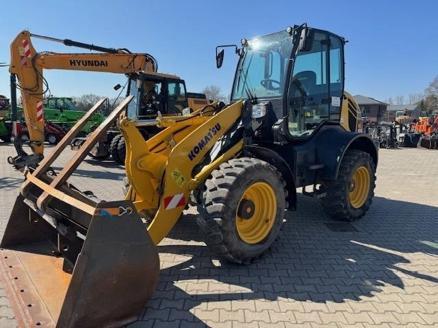 Komatsu WA 100 M - מעמיס גלגלים: תמונה 3 Komatsu WA 100 M - מעמיס גלגלים: תמונה 3