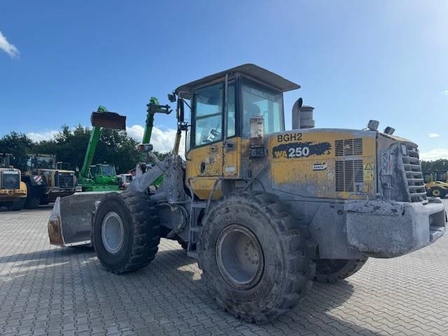 Komatsu WA 250-5 - מעמיס גלגלים: תמונה 2 Komatsu WA 250-5 - מעמיס גלגלים: תמונה 2