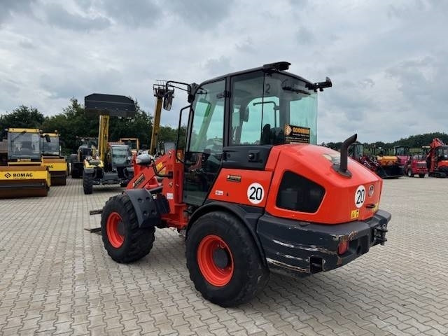 Kubota R 090 - מעמיס גלגלים: תמונה 2 Kubota R 090 - מעמיס גלגלים: תמונה 2