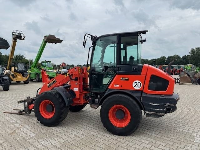 Kubota R 090 - מעמיס גלגלים: תמונה 1 Kubota R 090 - מעמיס גלגלים: תמונה 1