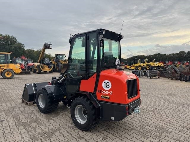 Kubota RT 260-2  - מעמיס גלגלים: תמונה 2 Kubota RT 260-2  - מעמיס גלגלים: תמונה 2