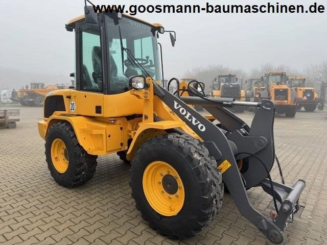 Volvo L 30 G - מעמיס גלגלים: תמונה 1 Volvo L 30 G - מעמיס גלגלים: תמונה 1