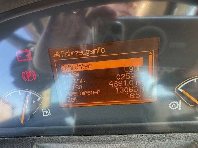מעמיס גלגלים Volvo L 90 F: תמונה 8