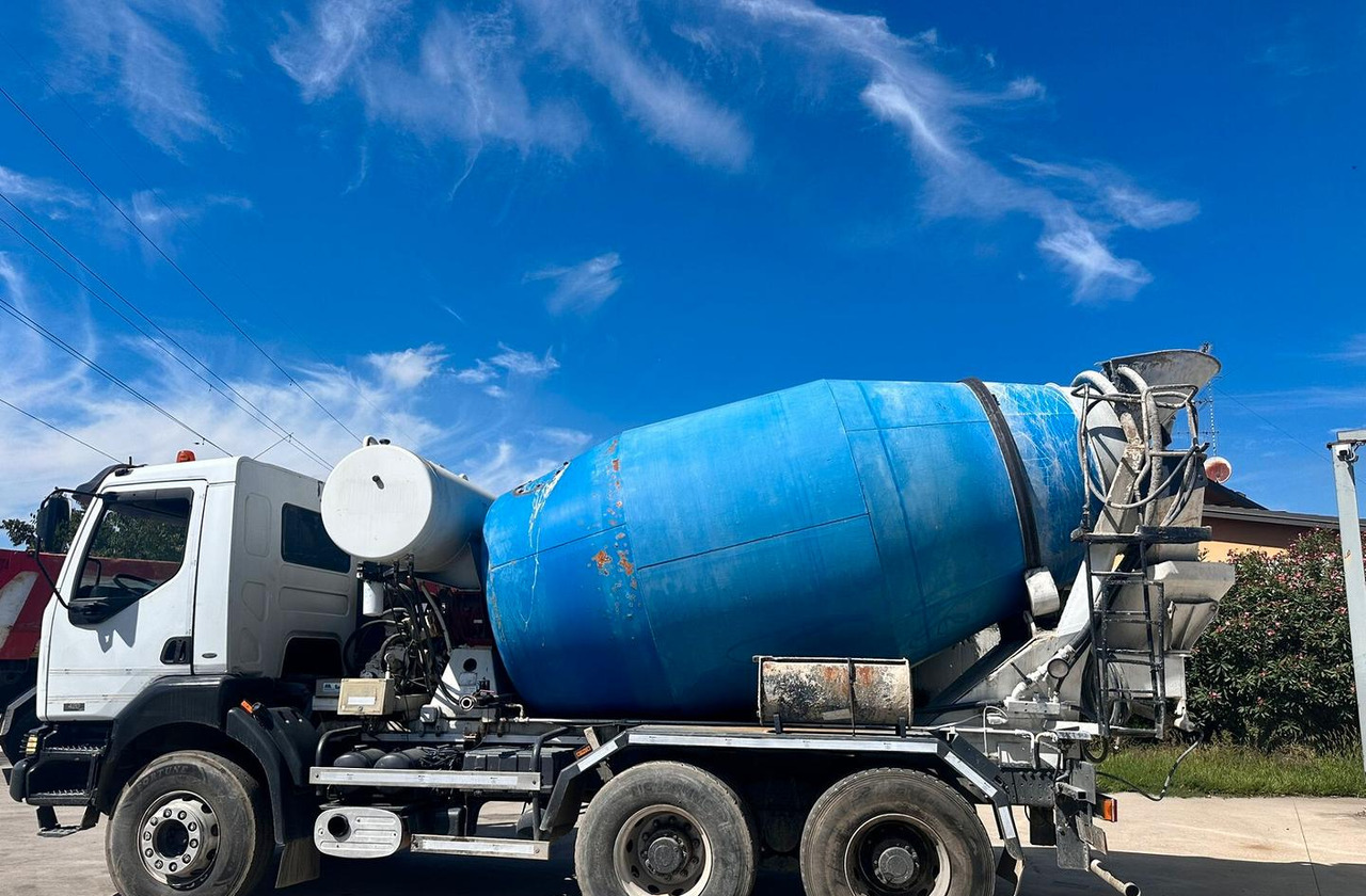 Autobetoniera Renault Kerax 420 3 assi - משאית מערבלת בטון: תמונה 5 Autobetoniera Renault Kerax 420 3 assi - משאית מערבלת בטון: תמונה 5