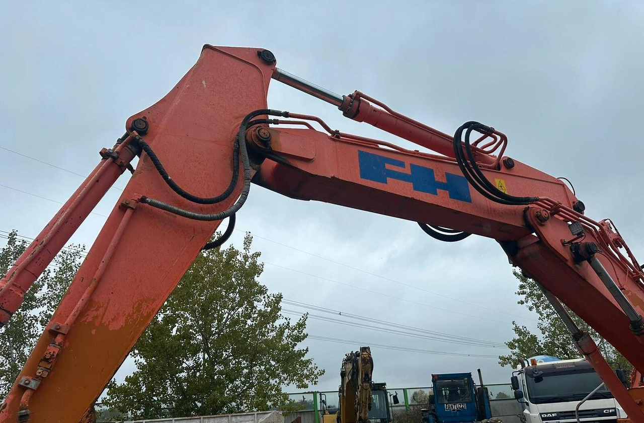 Escavatore cingolato Fiat-Hitachi ex 215 - מחפר סורק: תמונה 3 Escavatore cingolato Fiat-Hitachi ex 215 - מחפר סורק: תמונה 3