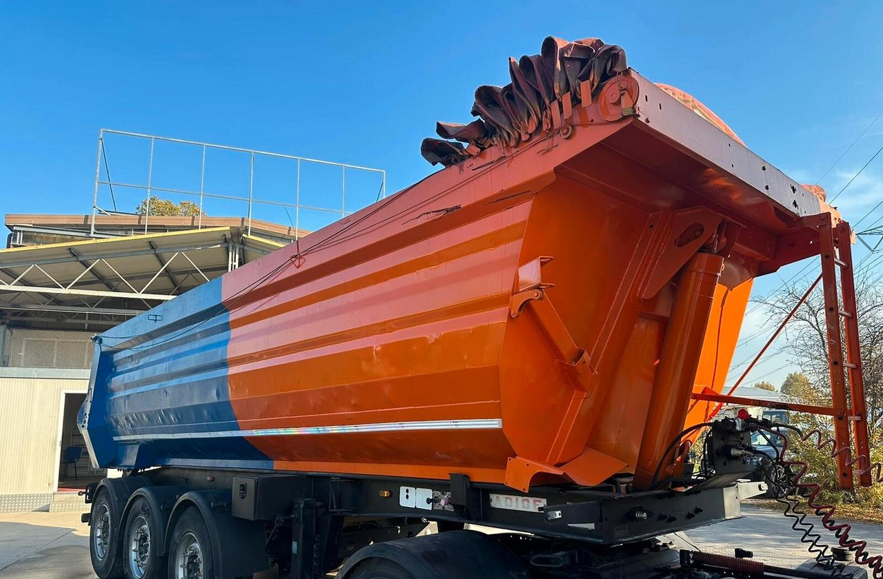 Semirimorchio ribaltabile Adige - סמיטריילר עם מזהיר: תמונה 2 Semirimorchio ribaltabile Adige - סמיטריילר עם מזהיר: תמונה 2