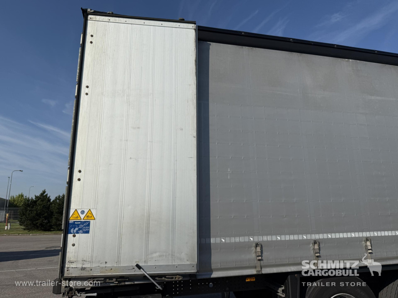 SCHMITZ Curtainsider Standard - סמיטריילר עם וילונות צד: תמונה 3 SCHMITZ Curtainsider Standard - סמיטריילר עם וילונות צד: תמונה 3