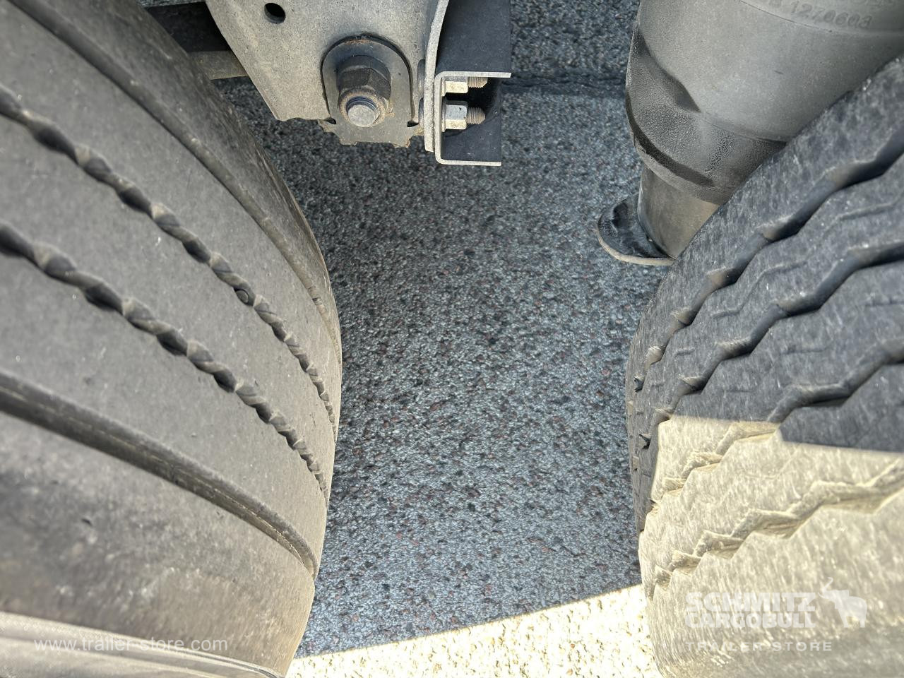 SCHMITZ Curtainsider Standard - סמיטריילר עם וילונות צד: תמונה 5 SCHMITZ Curtainsider Standard - סמיטריילר עם וילונות צד: תמונה 5