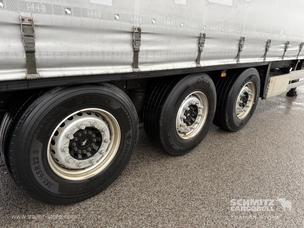 SCHMITZ Curtainsider Standard - סמיטריילר עם וילונות צד: תמונה 2 SCHMITZ Curtainsider Standard - סמיטריילר עם וילונות צד: תמונה 2