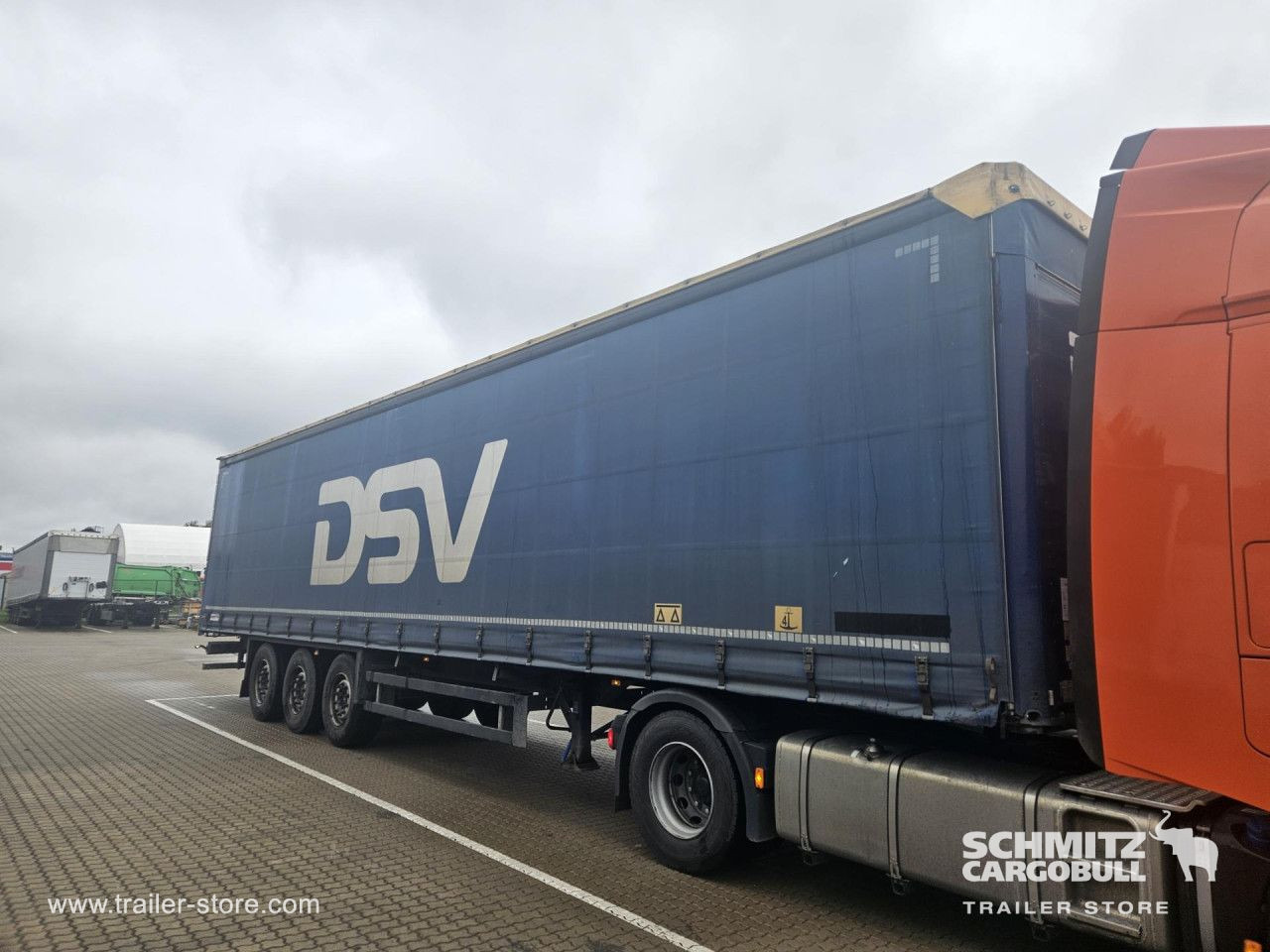 SCHMITZ Curtainsider Standard - סמיטריילר עם וילונות צד: תמונה 4 SCHMITZ Curtainsider Standard - סמיטריילר עם וילונות צד: תמונה 4