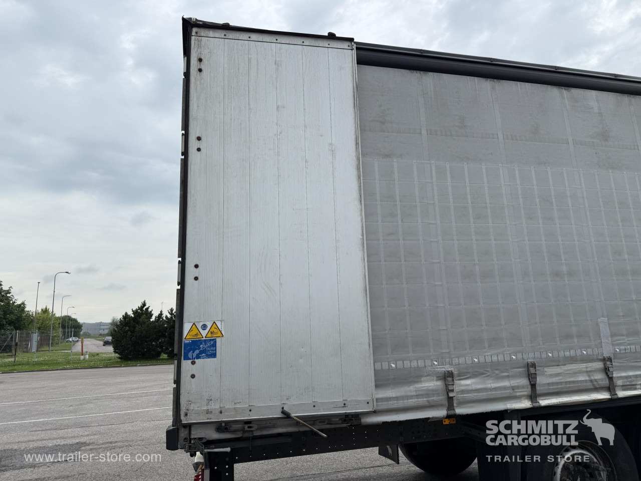 SCHMITZ Curtainsider Standard - סמיטריילר עם וילונות צד: תמונה 3 SCHMITZ Curtainsider Standard - סמיטריילר עם וילונות צד: תמונה 3