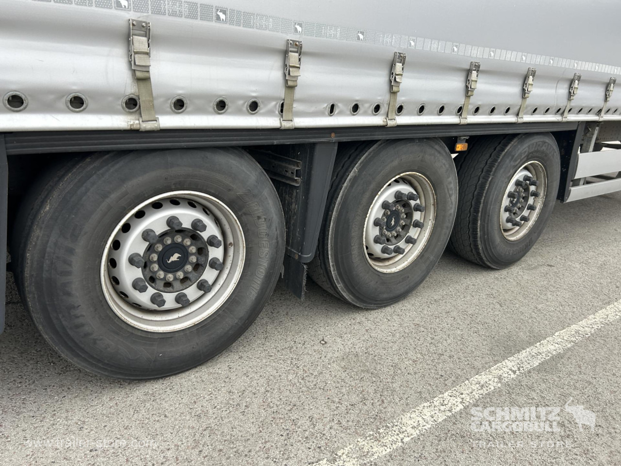 SCHMITZ Curtainsider Standard - סמיטריילר עם וילונות צד: תמונה 2 SCHMITZ Curtainsider Standard - סמיטריילר עם וילונות צד: תמונה 2