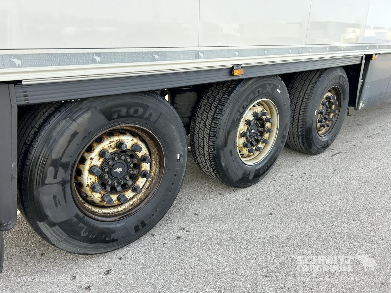 SCHMITZ Reefer Multitemp Double deck Taillift - סמיטריילר איזותרמי: תמונה 2 SCHMITZ Reefer Multitemp Double deck Taillift - סמיטריילר איזותרמי: תמונה 2