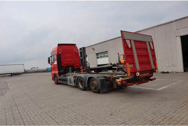 MAN TGX 26.440 EURO 6 - מוביל מכולות/ משאית החלפת גוף: תמונה 4 MAN TGX 26.440 EURO 6 - מוביל מכולות/ משאית החלפת גוף: תמונה 4