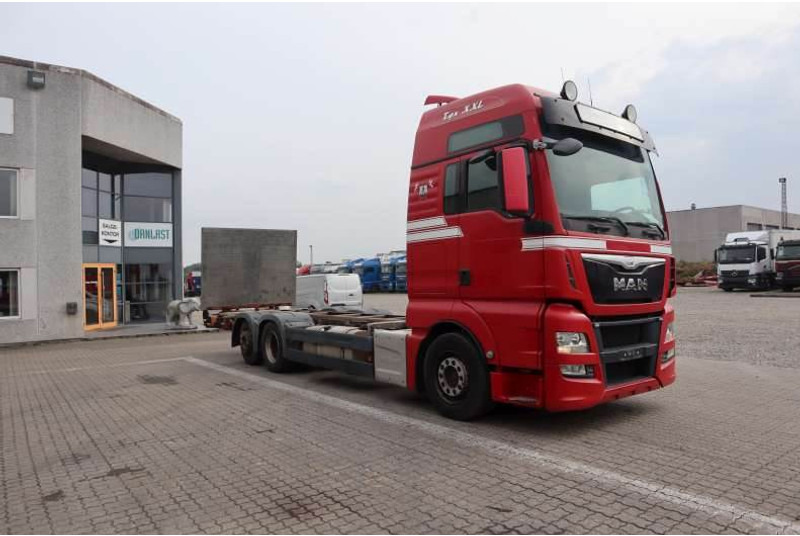 MAN TGX 26.440 EURO 6 - מוביל מכולות/ משאית החלפת גוף: תמונה 2 MAN TGX 26.440 EURO 6 - מוביל מכולות/ משאית החלפת גוף: תמונה 2