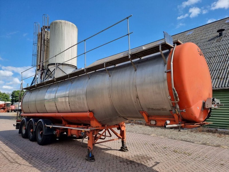 Burg Chemical - INOX - RVS - 31 m3 - 3 Comp. - סמיטריילר מכל: תמונה 4 Burg Chemical - INOX - RVS - 31 m3 - 3 Comp. - סמיטריילר מכל: תמונה 4