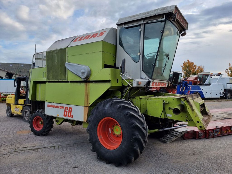 Claas 68s - מקצרת קומבינה: תמונה 3 Claas 68s - מקצרת קומבינה: תמונה 3