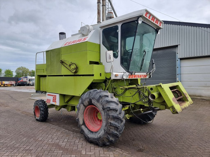 Claas Dominator 68s - מקצרת קומבינה: תמונה 3 Claas Dominator 68s - מקצרת קומבינה: תמונה 3