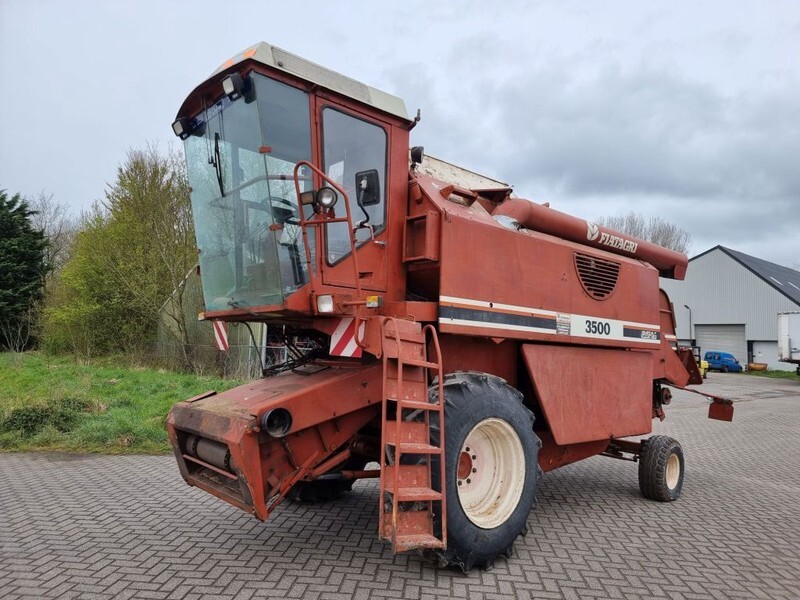 Laverda 3500 - מקצרת קומבינה: תמונה 1 Laverda 3500 - מקצרת קומבינה: תמונה 1
