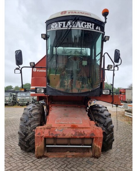 Laverda 3550 R - מקצרת קומבינה: תמונה 2 Laverda 3550 R - מקצרת קומבינה: תמונה 2