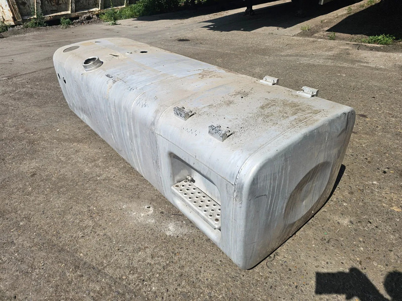 MAN Brandstoftank 595 Liter - L197 B70 H58 - Onderdeel nr. 81.122015733 - מכל דלק עבור משאית: תמונה 2 MAN Brandstoftank 595 Liter - L197 B70 H58 - Onderdeel nr. 81.122015733 - מכל דלק עבור משאית: תמונה 2