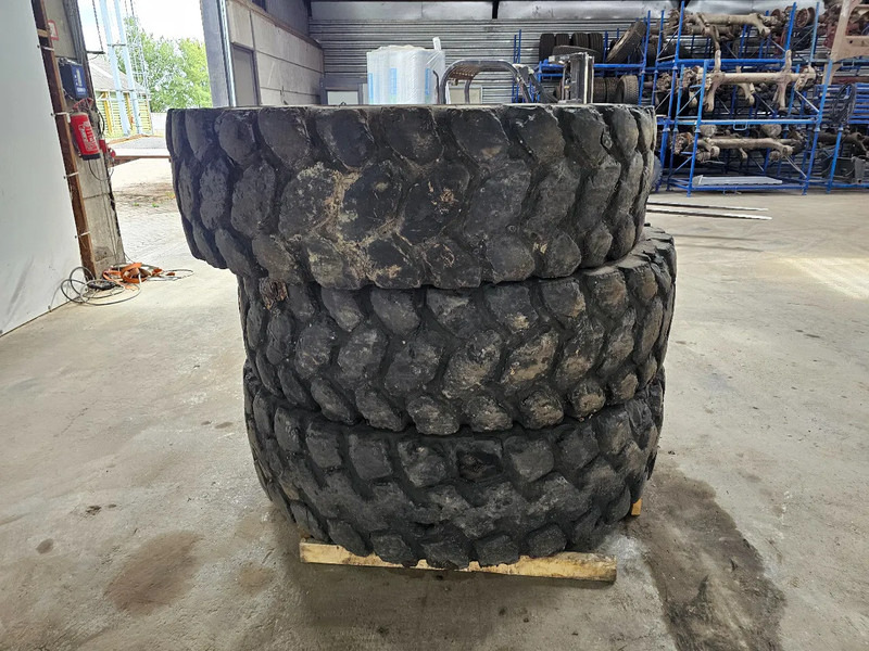 Michelin 18.00 R33 - צמיג עבור משאית: תמונה 3 Michelin 18.00 R33 - צמיג עבור משאית: תמונה 3